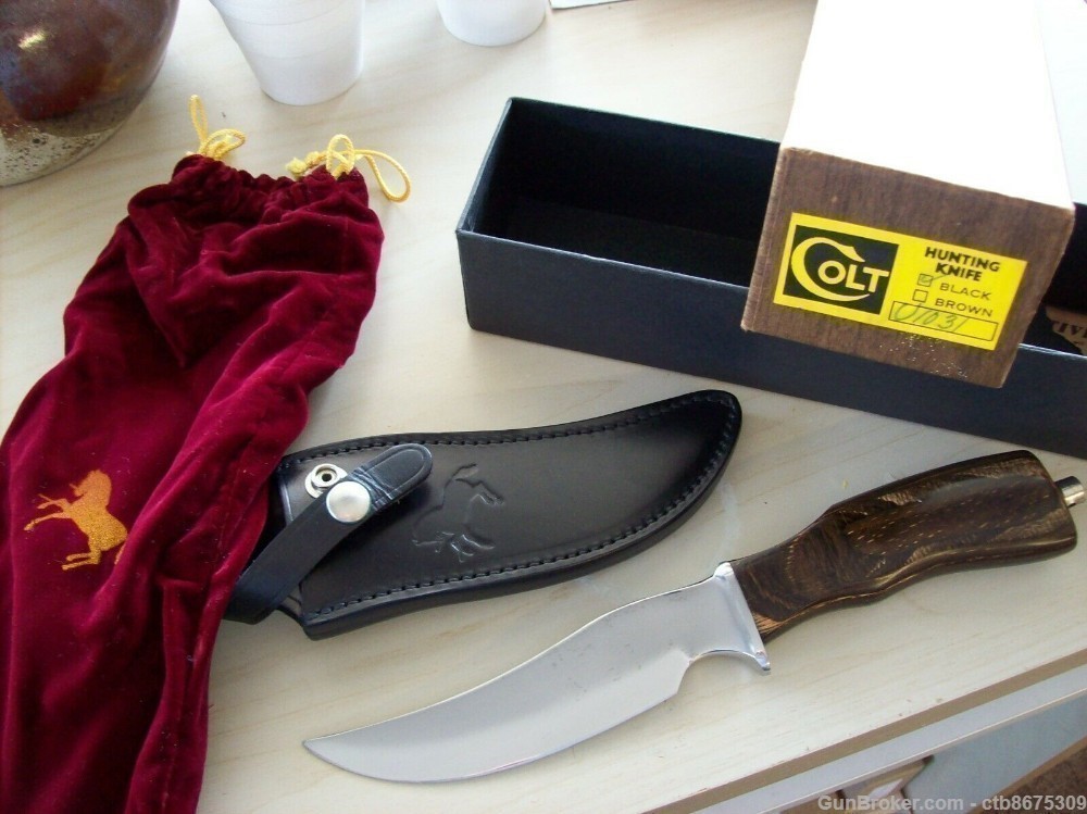 Colt Hunting Knife Skinner Sheffield England Sheath Box Pouch-img-0