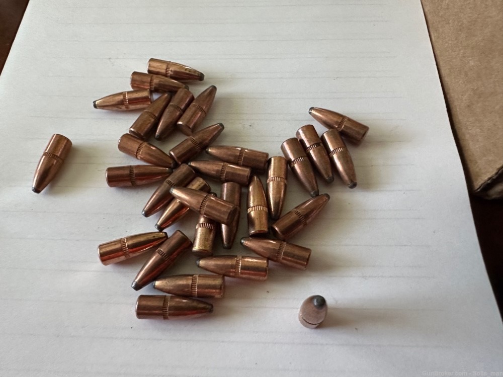 950 qty, 22 caliber .223 5.56 Flat based soft point bullets projectiles .22-img-1