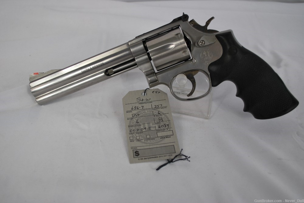 S&W Model 686-4  Beautiful  Revolver You Can't Beat A Classic!-img-0