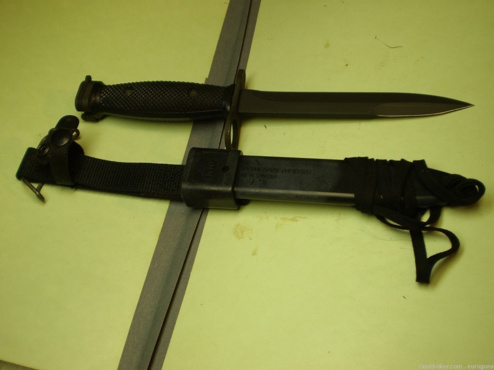M16 RIFLE M7 BAYONET & SCABBARD, 6 1/2" BLADE, BY IMPERIAL CO.-img-0