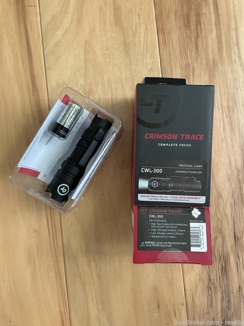 Crimson Trace  CWL-300 handheld tactical flashlight-img-0
