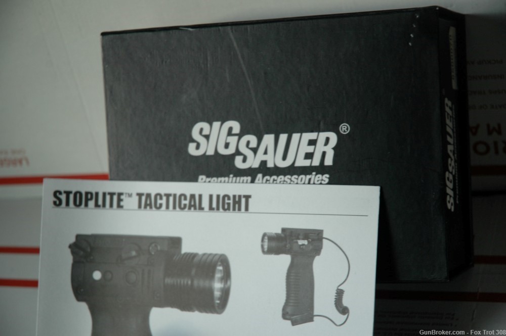 Sig Sauer STL-300J SigLite Joint Defense Weapon Light Box Instruct 8500070-img-0