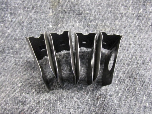 4-ORIGINAL VINTAGE FRENCH 3 ROUND BERTHIER RIFLE AND CARBINE AMMO CLIPS -img-1