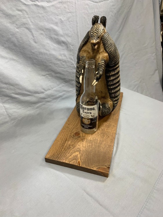 Repoduction Armadillo holding Beer bottle Mount (NEW)-img-0