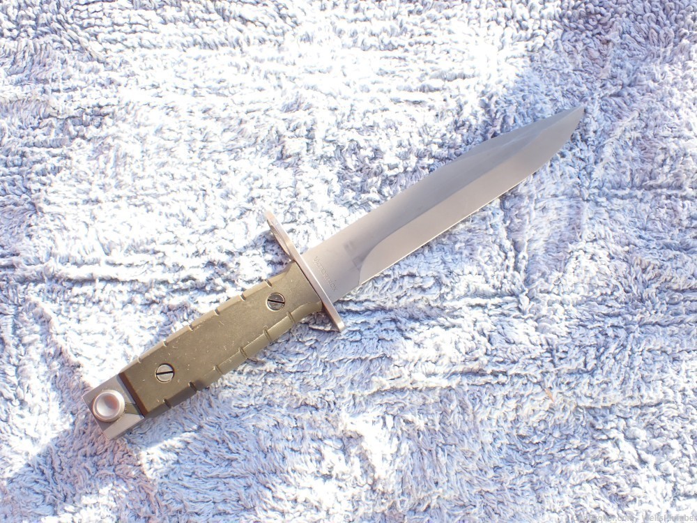 SIG 550 551 553 BAYONET WITH SCABBARD VICTORINOX (EXCELLENT PLUS CONDITION)-img-4