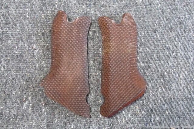 GERMAN P08 WWII LUGER P-08 FACTORY ORIGINAL GRIPS MATCHING NUMBERED #11-img-0