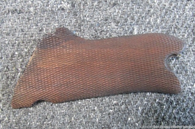 GERMAN WWII LUGER P-08 ORIGINAL CHECKERED GRIPS WW2 LUGER P08 GRIPS-img-5