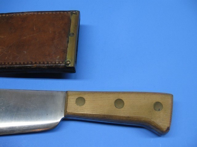 USMC WWII MEDICAL CORPSMEN BOLO KNIFE WITH USMC 1945 SCABBARD (MINT)-img-1