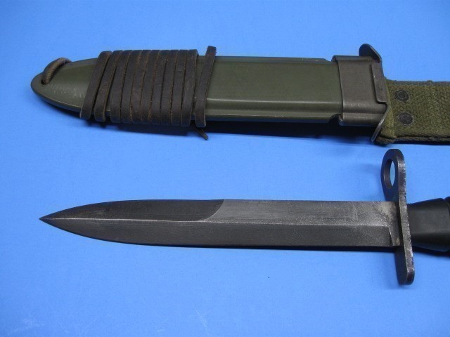 US WWII M1 CARBINE BAYONET WITH SCABBARD RUBBER HANDLE CASE M4 BAYONET-img-3