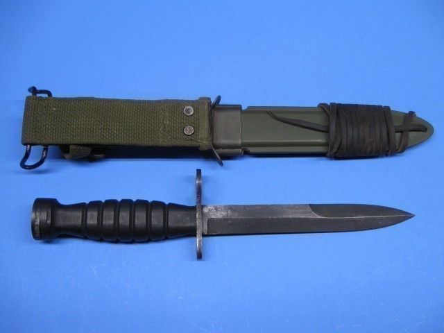 US WWII M1 CARBINE BAYONET WITH SCABBARD RUBBER HANDLE CASE M4 BAYONET-img-1
