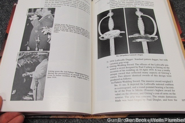 WW2 LUFTWAFFE UNIFORMS AND TRADITIONS REFERENCE BOOKS-img-13