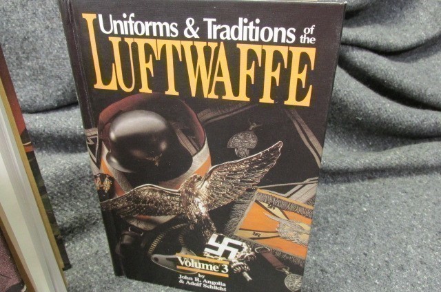 WW2 LUFTWAFFE UNIFORMS AND TRADITIONS REFERENCE BOOKS-img-3