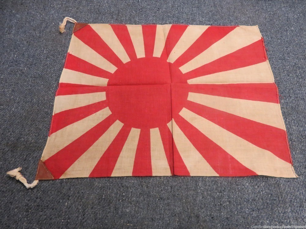 JAPANESE WWII RISING SUN FLAG PRE-1945 ORIGINAL WITH TIES (EXCELLENT)-img-0