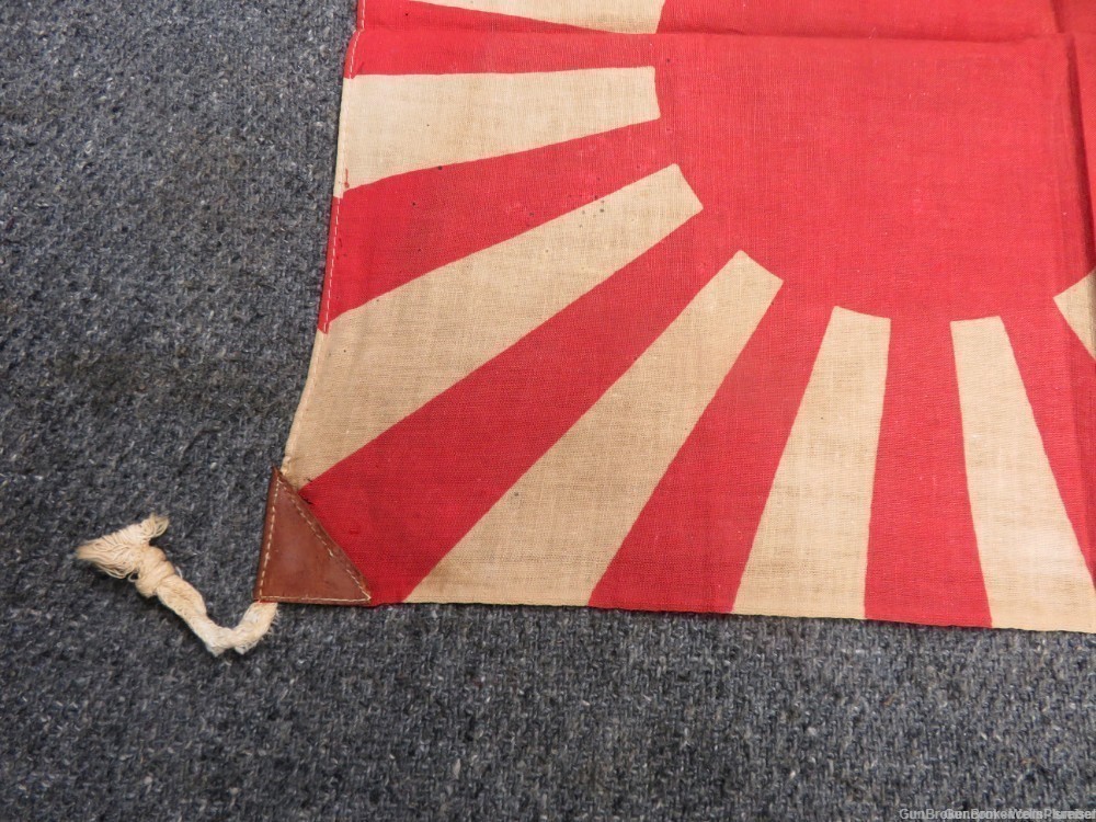 JAPANESE WWII RISING SUN FLAG PRE-1945 ORIGINAL WITH TIES (EXCELLENT)-img-2