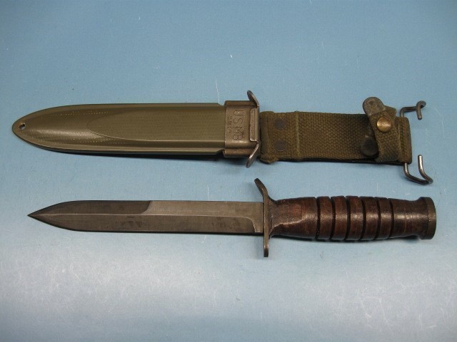 US WWII M3 FIGHTING KNIFE GUARD MARKED UTICA-img-0