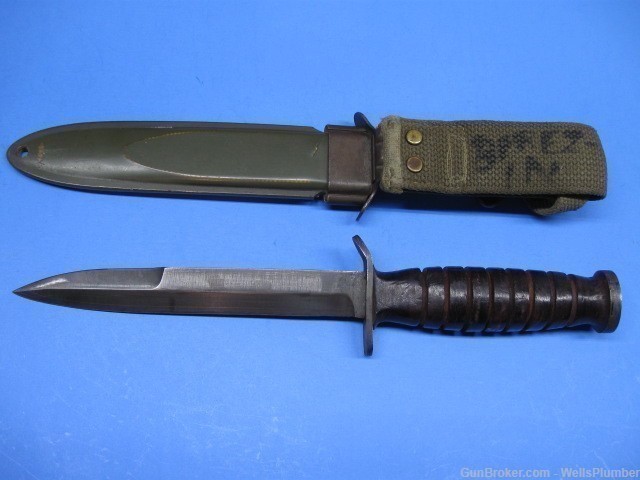 US WWII M3 BLADE MARKED UTICA FIGHTING KNIFE WITH US M8 SCABBARD (NICE)-img-3
