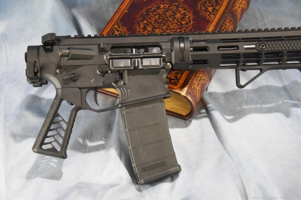 Falkor Defense FD-15P .300bl pistol 10.5" w/ Law Tactical folding stock -img-11
