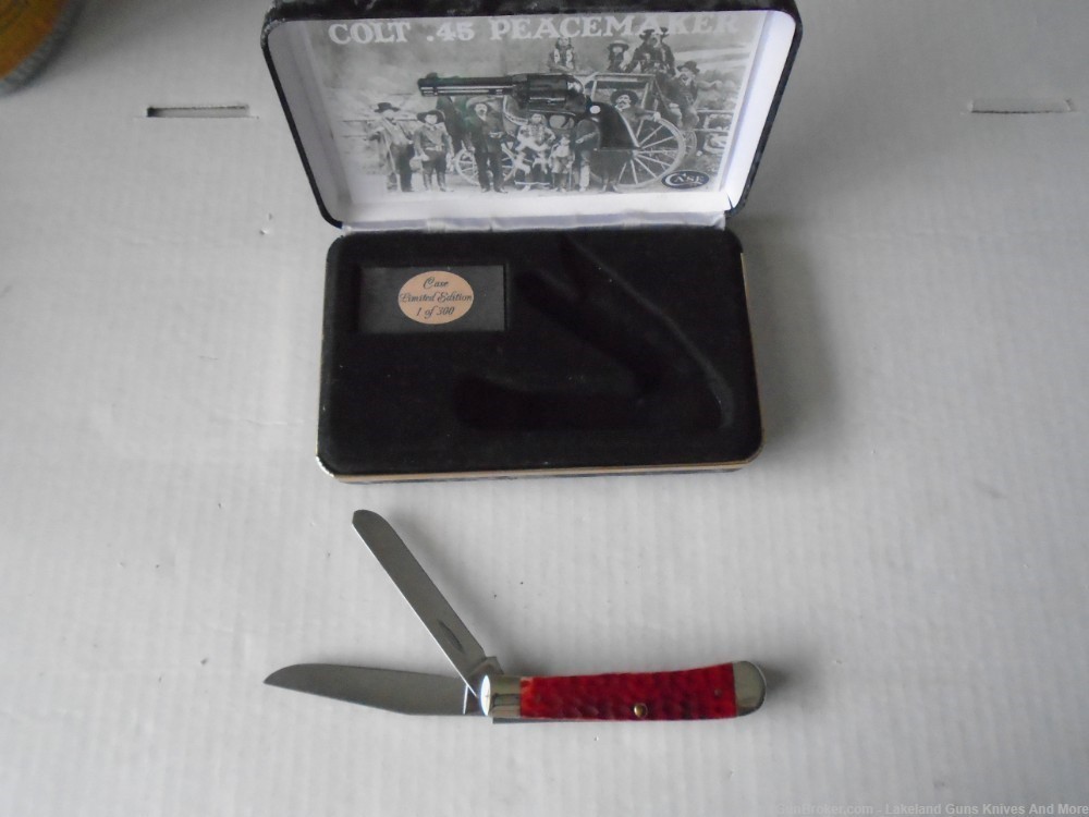 RARE SERIAL 2 OF 300 CASE XX Colt 45 PEACEMAKER Dark Red Bone Trapper Knife-img-19