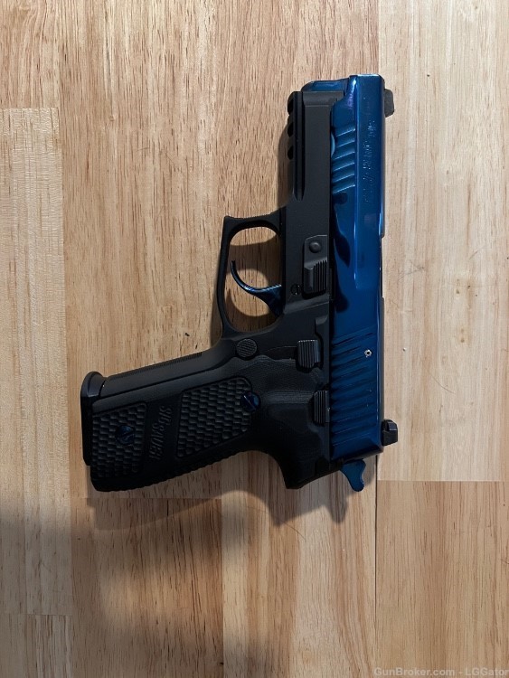 Sig P229 “Blue Piranha” 9mm DA/SA pistol-img-4