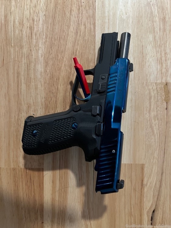 Sig P229 “Blue Piranha” 9mm DA/SA pistol-img-3