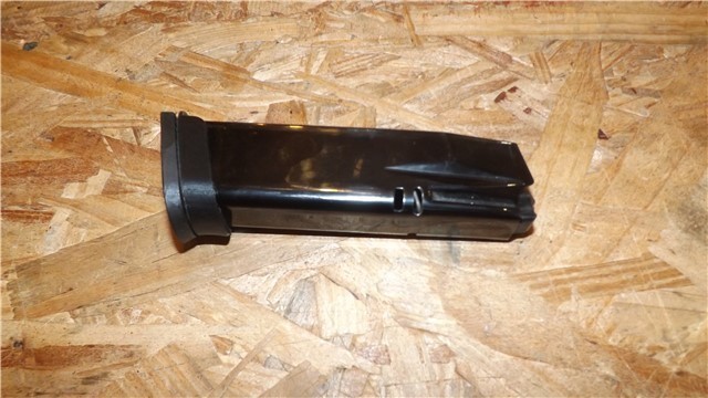 14rd Mag for Taurus 24/7 - .40cal - Gen 1   (T201)-img-0