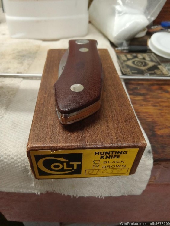 Colt Barry Wood U1050 Tuck-A-Way Knife & Box-img-0