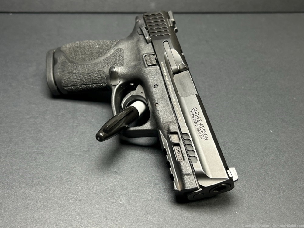 Smith & Wesson M&P 9mm 2.0 w/ Manual Safety-img-3