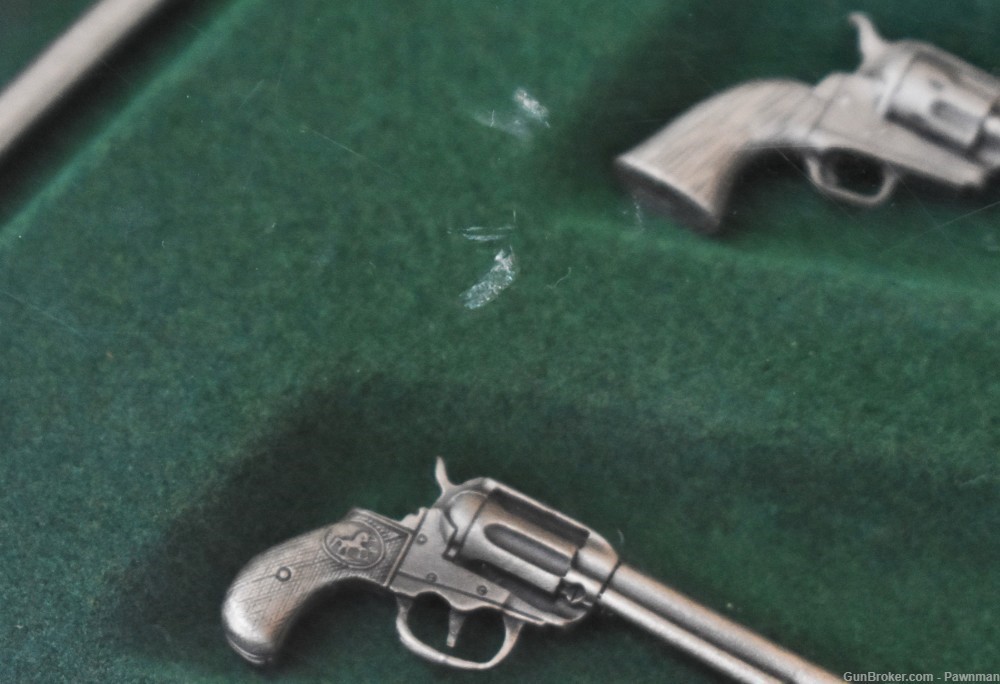 “Guns that Won the West” 25 miniatures + display case-img-11