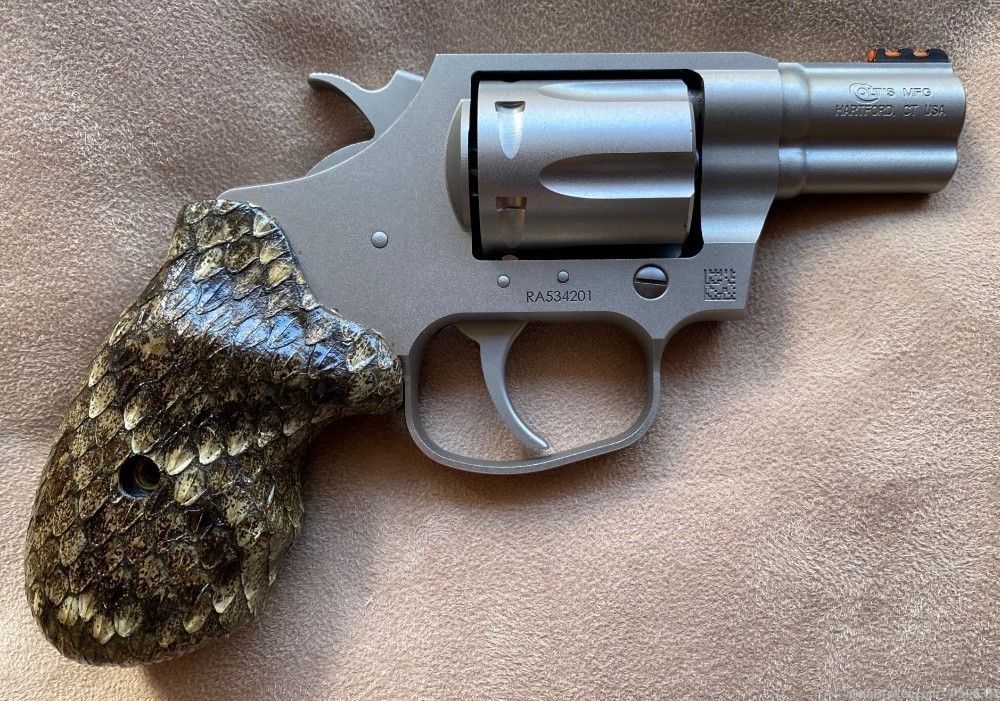 Genuine Rattlesnake Grips for Colt Cobra .38 Special Revolver GRIPS ONLY-img-1
