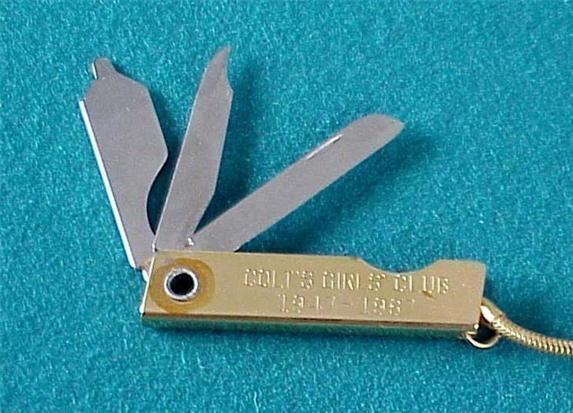 Colt's Girls Club 1947-1967 Knife Manicure Key-img-3