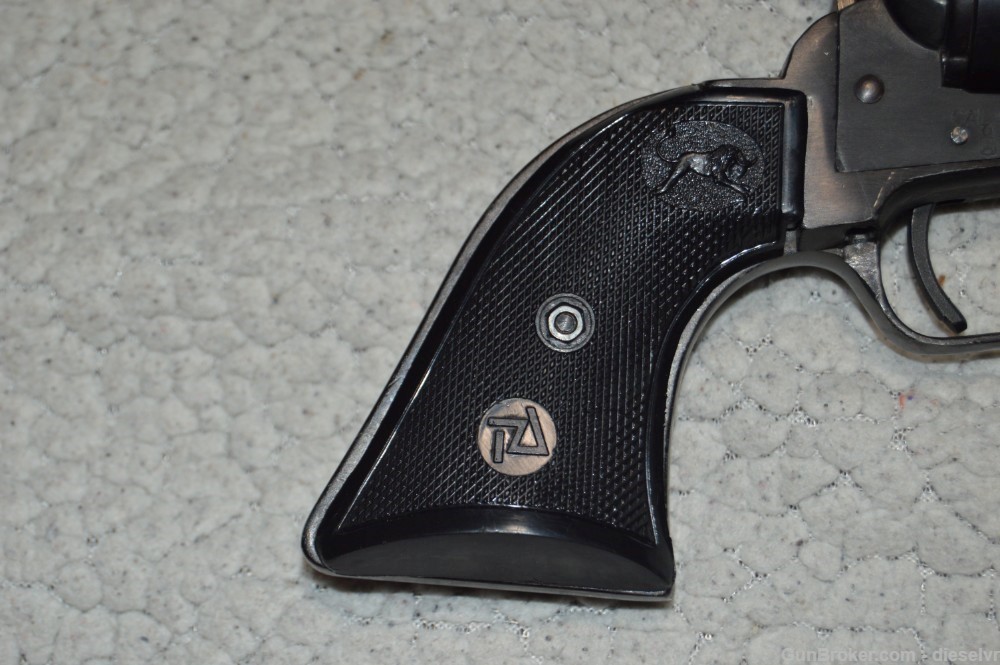 EAA Italian Single Action .22 Revolver 4 3/4" NICE CONDITION -img-2