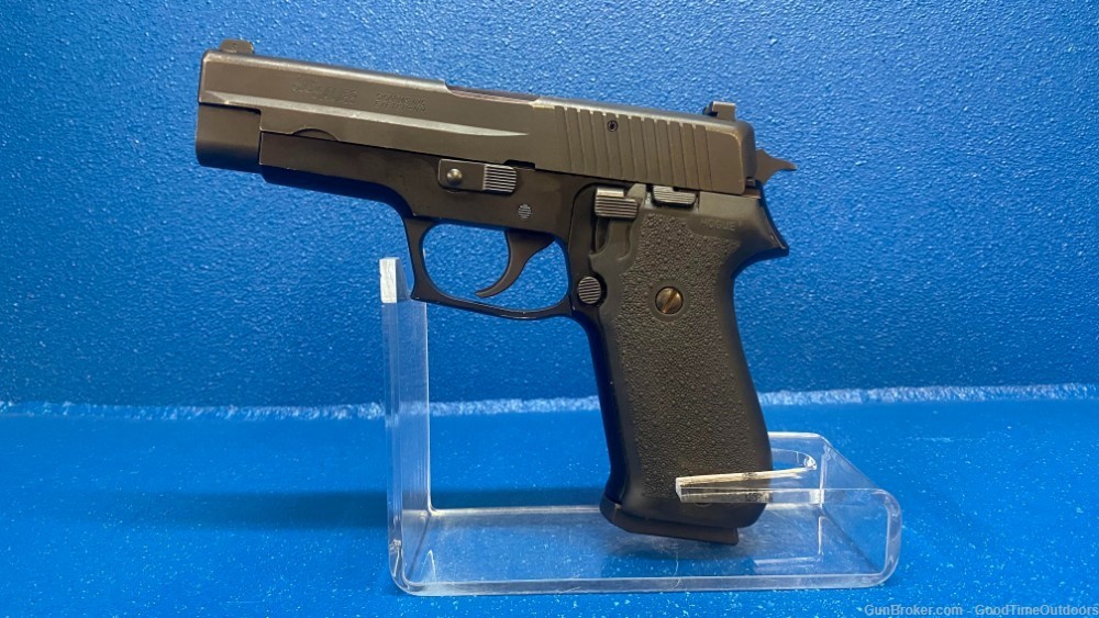 SIG Sauer p220 45ACP 8+1 BLK Used with original box and 3 mags-img-1