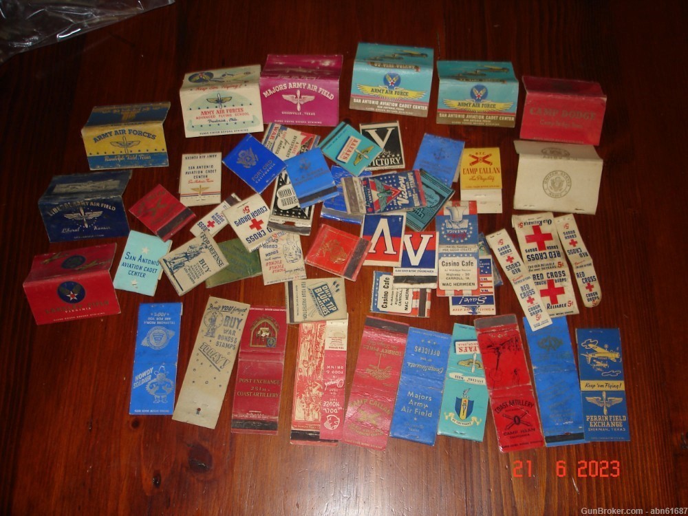 Lot (51) 1940's to 50's Military bases, Victory advertising matchbook cover-img-0