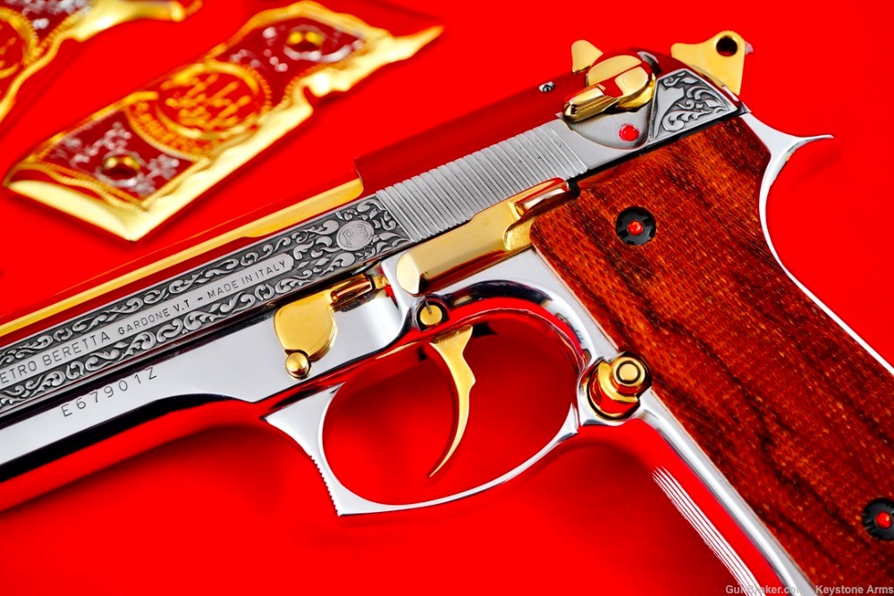 Spectacular Made in Italy Beretta 92FS 9mm Engraved, Gold & Nickel Plated-img-3