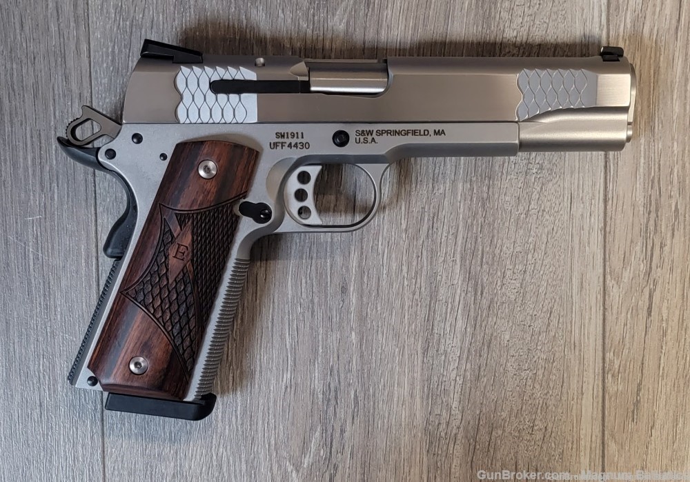 Smith & Wesson 1911 ESeries 45ACP-img-2