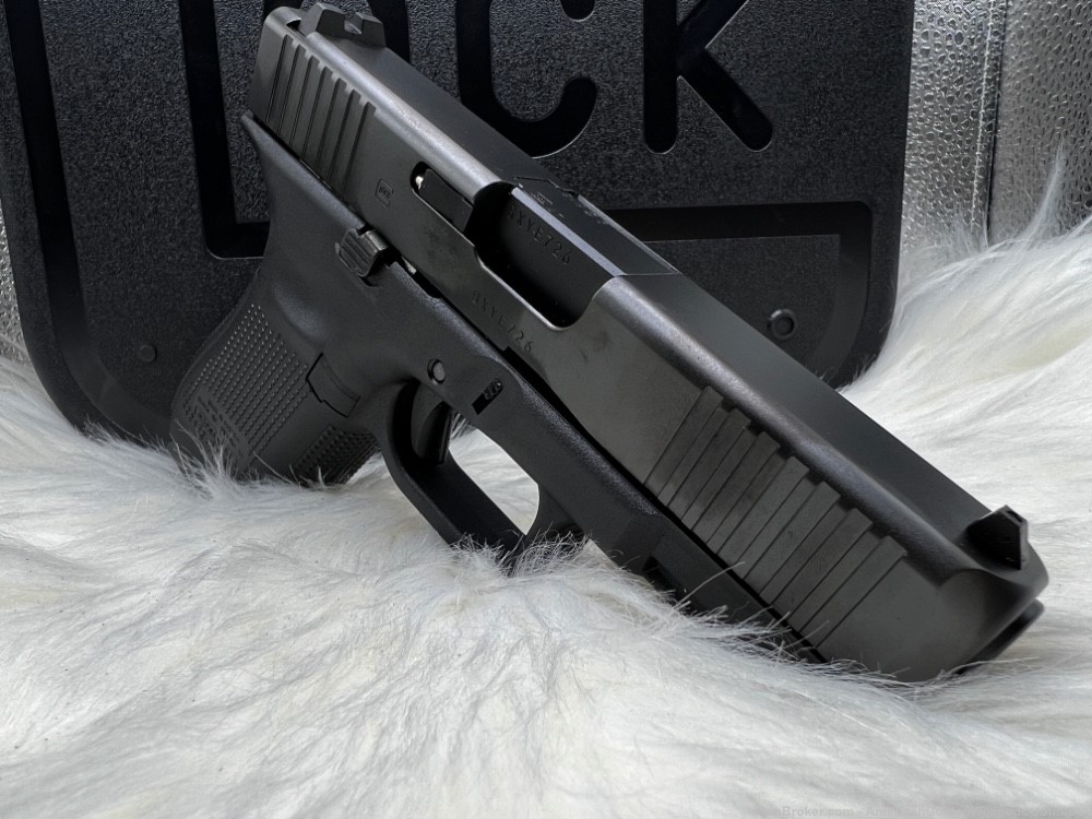 Glock G19 gen5 9mm new -img-3