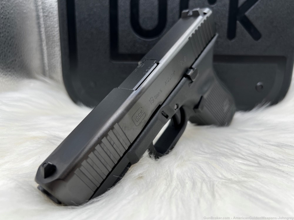 Glock G19 gen5 9mm new -img-2