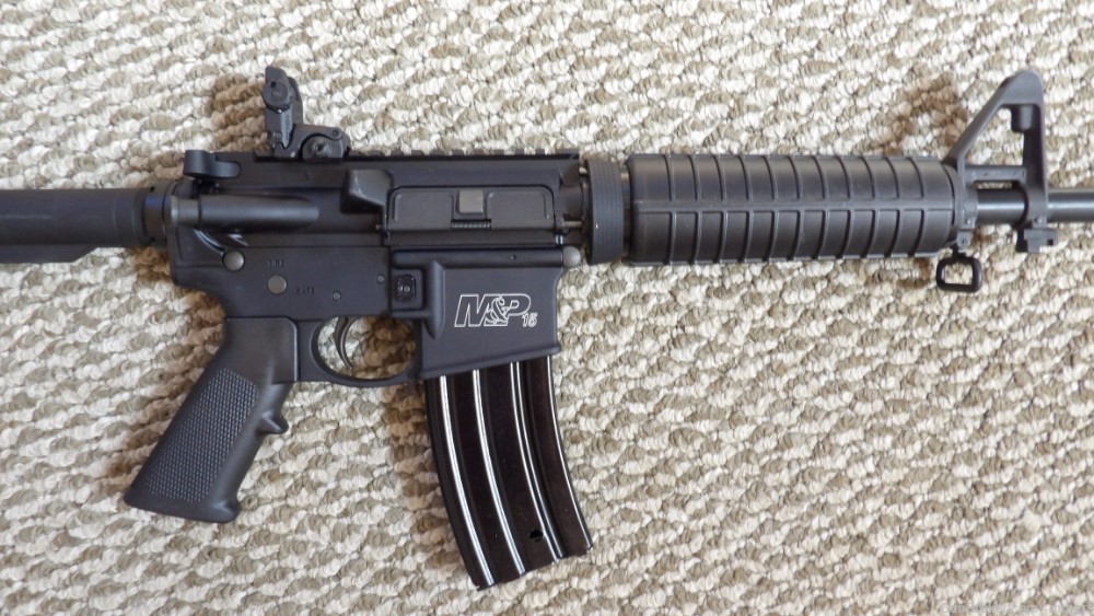 LIKE-NEW Smith & Wesson  S&W M&P15  5.56 NATO 16" Optics Ready    -img-6