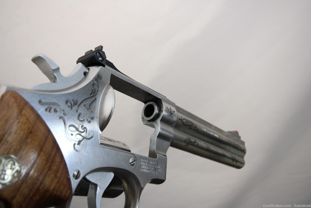 Smith & Wesson Model 686-3 in 357 Mag with 6" Barrel and Class C Engraving-img-18