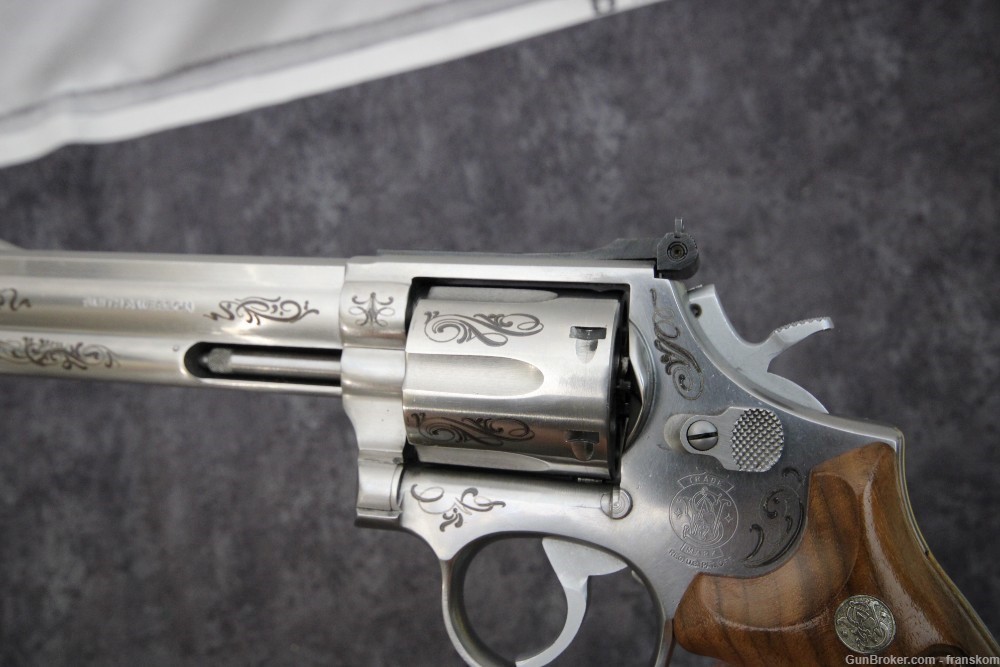 Smith & Wesson Model 686-3 in 357 Mag with 6" Barrel and Class C Engraving-img-12