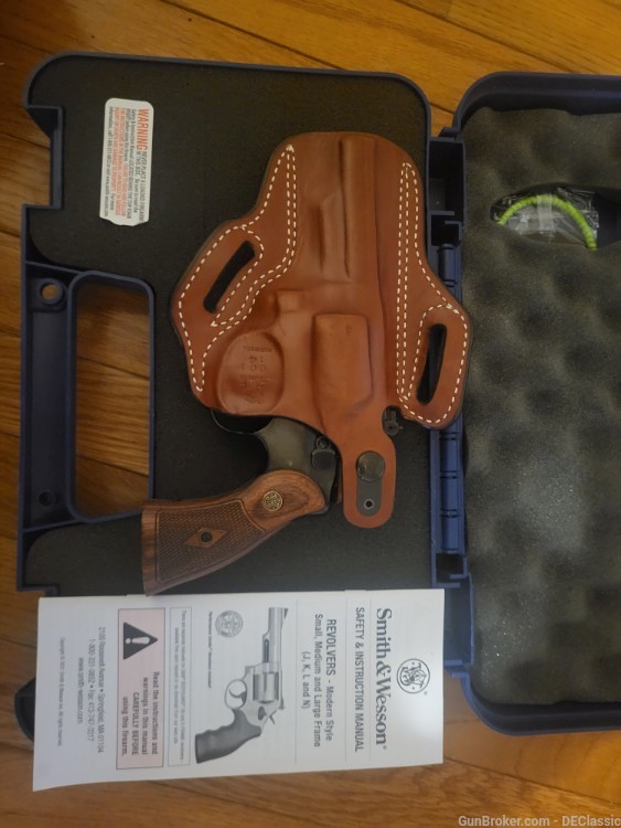 Model 27 in .357/.38 special, with leather thumb break holster -img-6