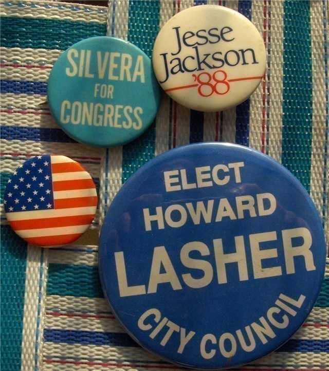 4 Different Political Campaign buttons USA-img-0