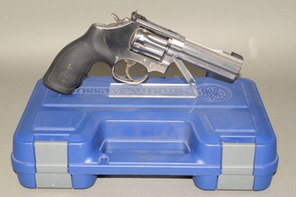 Smith & Wesson Model 617-6 Stainless 4" Double Action Revolver 22 LR W Case-img-0