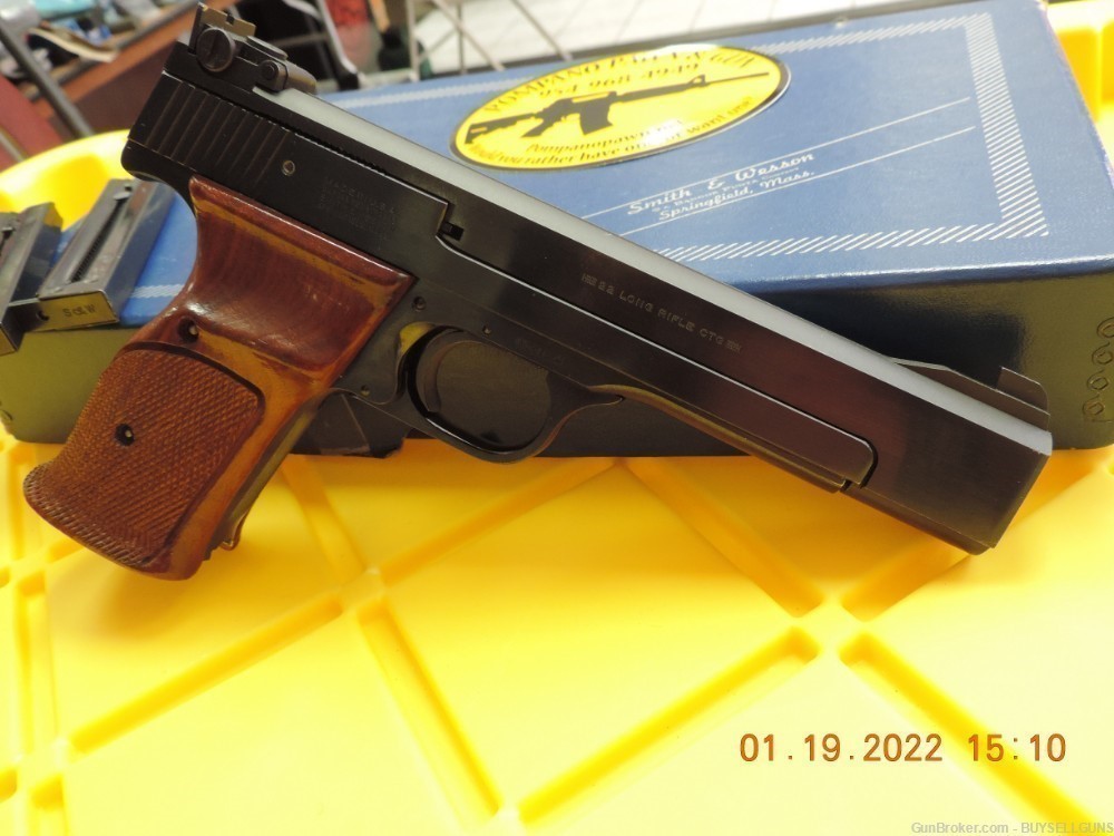 S&W 41 22LR W/2-MAGS & BOX 1981 VERY GOOD CONDITION-img-15