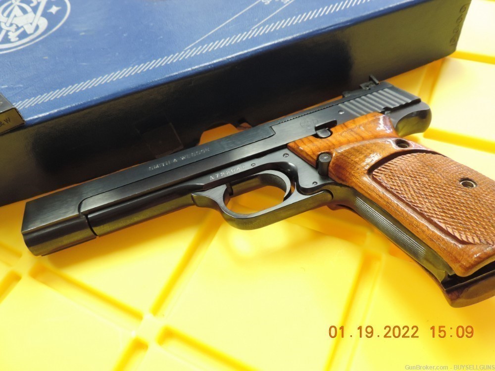 S&W 41 22LR W/2-MAGS & BOX 1981 VERY GOOD CONDITION-img-12