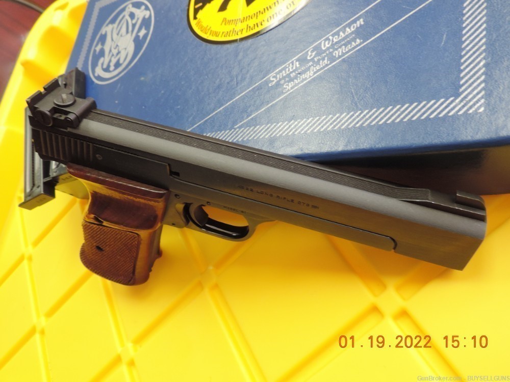 S&W 41 22LR W/2-MAGS & BOX 1981 VERY GOOD CONDITION-img-16