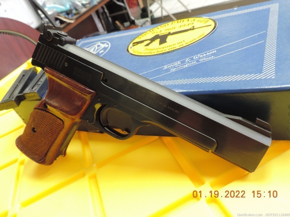 S&W 41 22LR W/2-MAGS & BOX 1981 VERY GOOD CONDITION-img-18