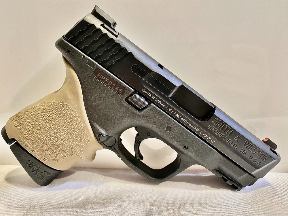 USED Smith & Wesson M&P9 Compact 40S&W Handgun-img-1