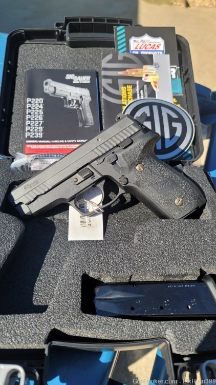 NEW Sig P229 Classic Carry (Legacy), TALO EDITION, 9mm MY LAST ONE!-img-1
