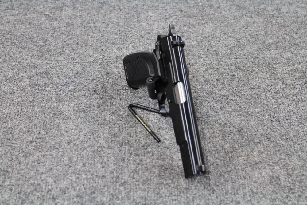Browning Hi-Power Single Action Pistol w/ Case & 3 Magazines (Used)-img-5